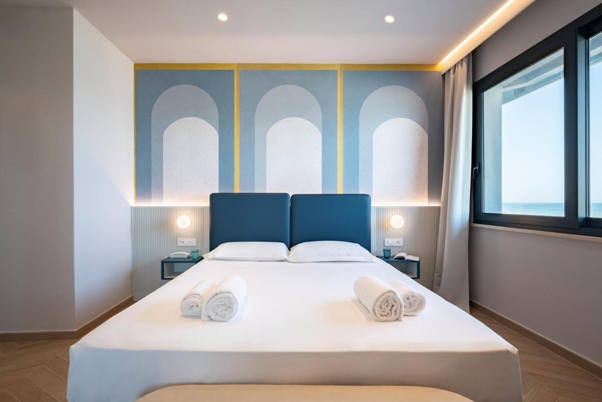 Hotel Playa Suite Фано Екстер'єр фото