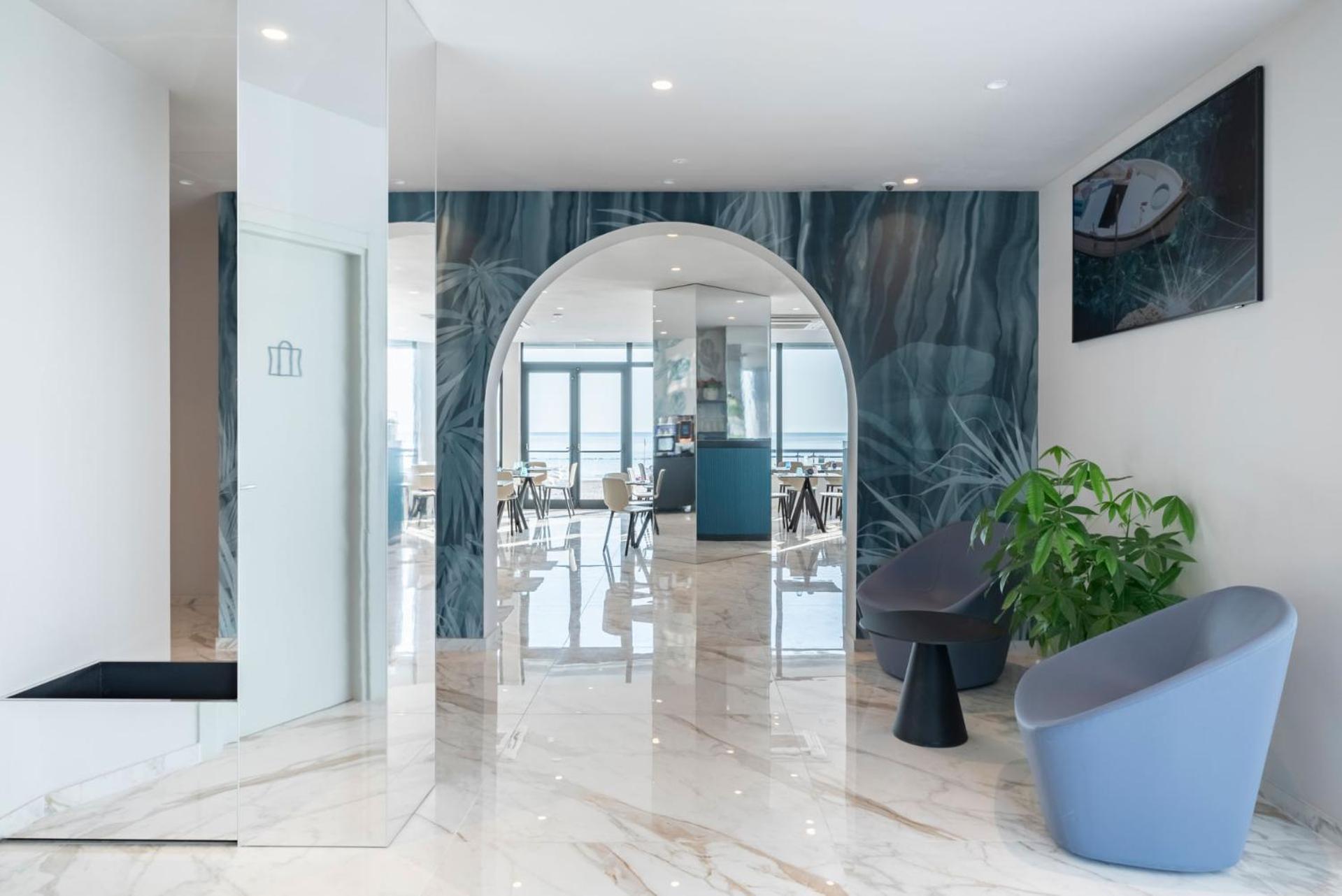 Hotel Playa Suite Фано Екстер'єр фото