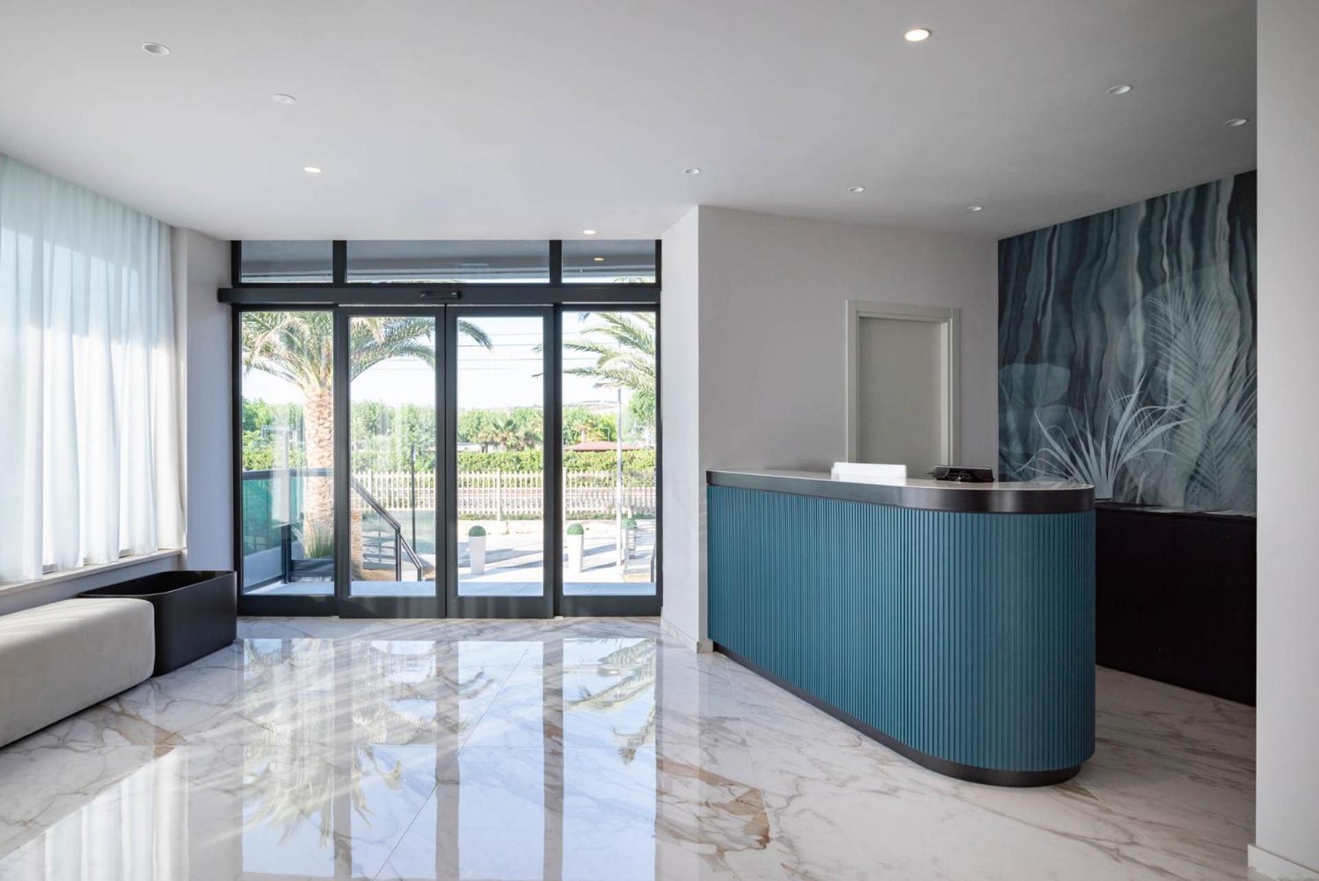 Hotel Playa Suite Фано Екстер'єр фото
