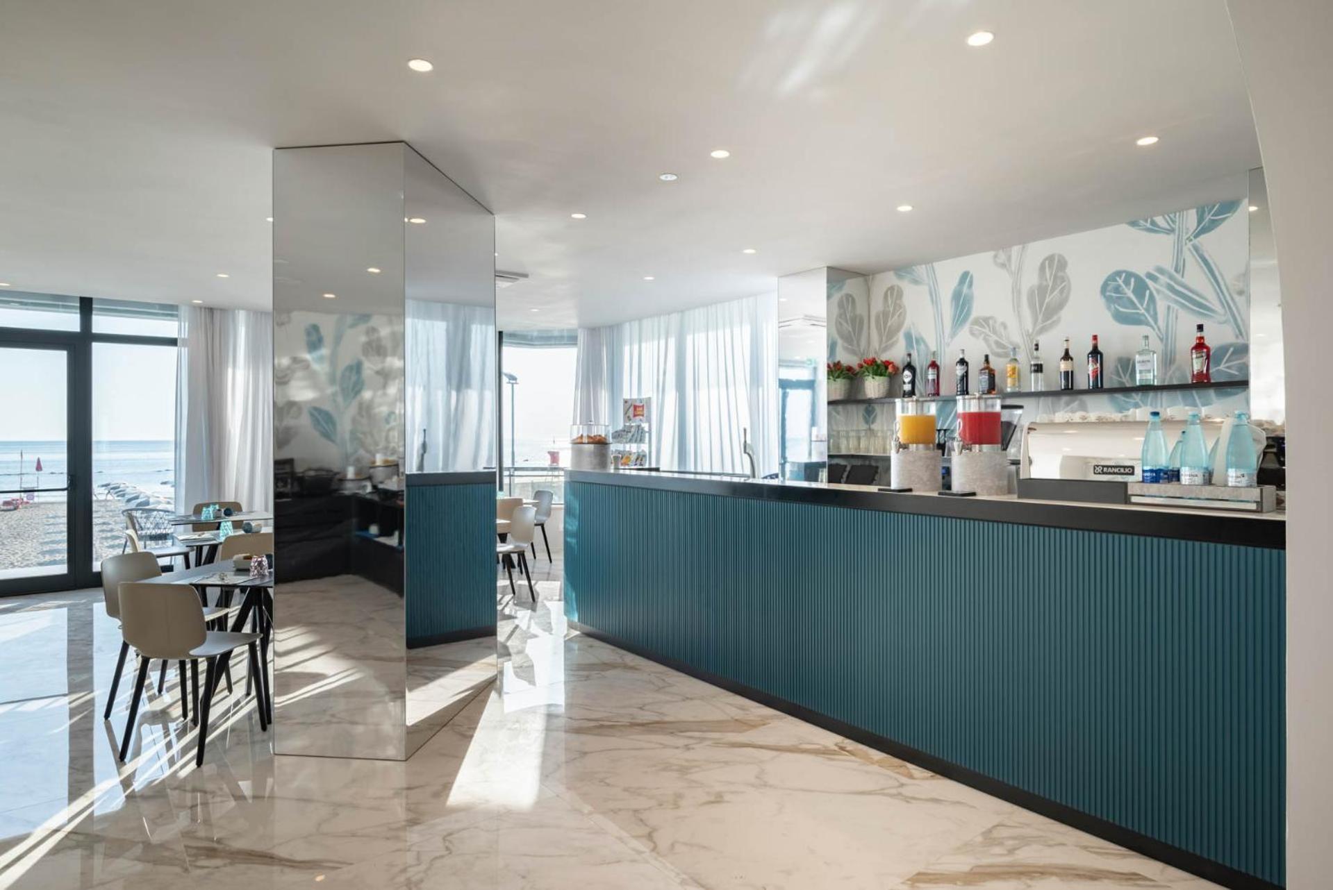 Hotel Playa Suite Фано Екстер'єр фото