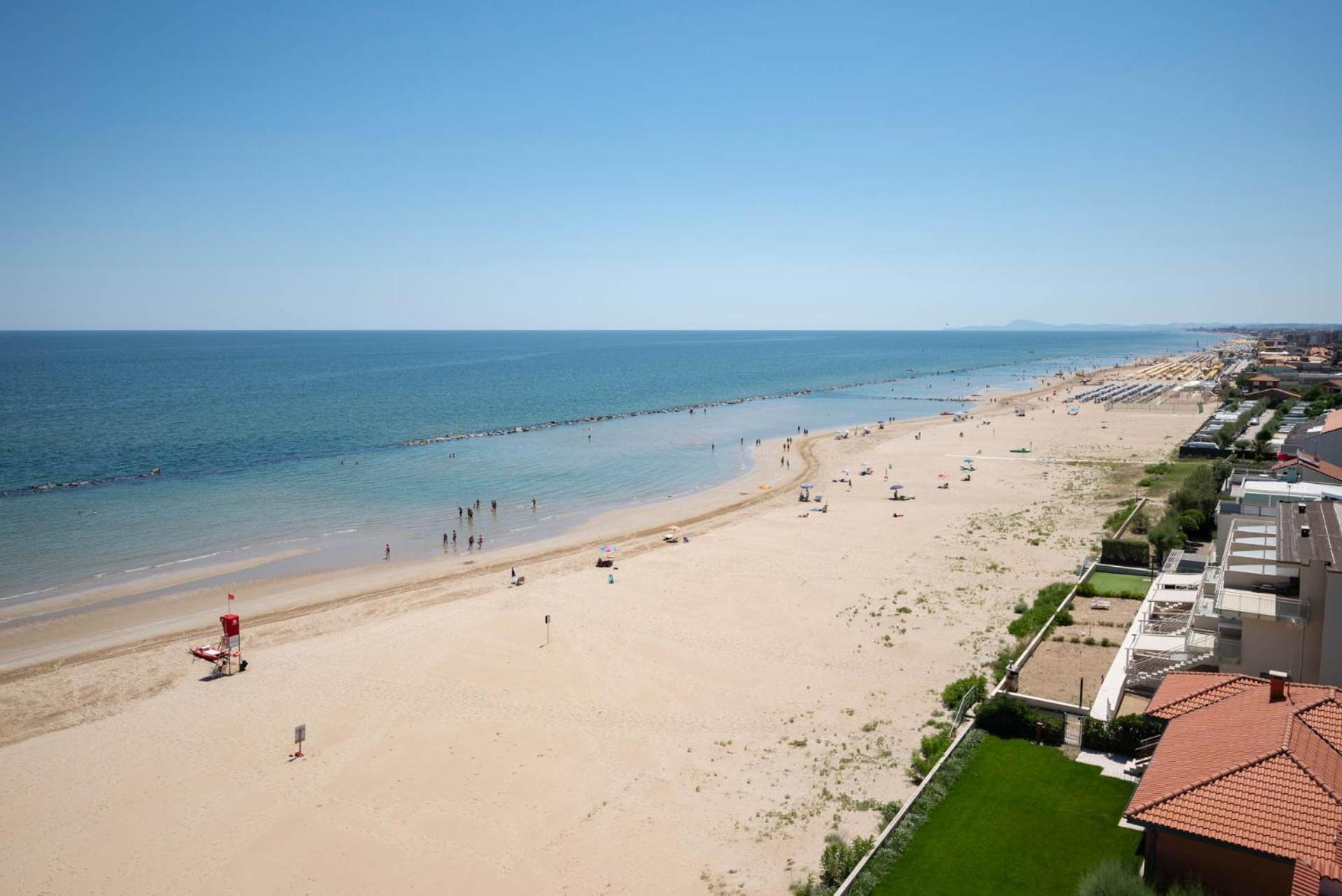 Hotel Playa Suite Фано Екстер'єр фото